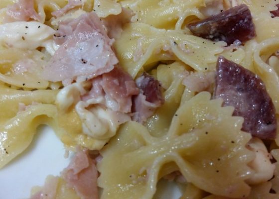 Farfalle prosciutto salame e fior di latte