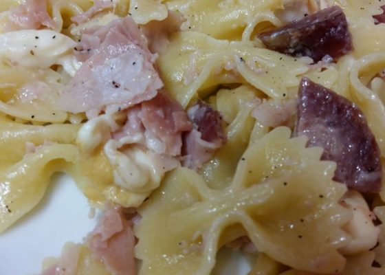 Farfalle prosciutto salame e fior di latte