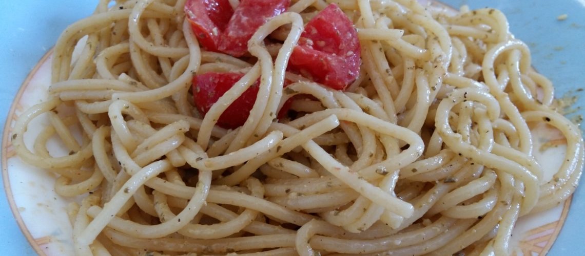 Spaghetti pesto e pomodorini