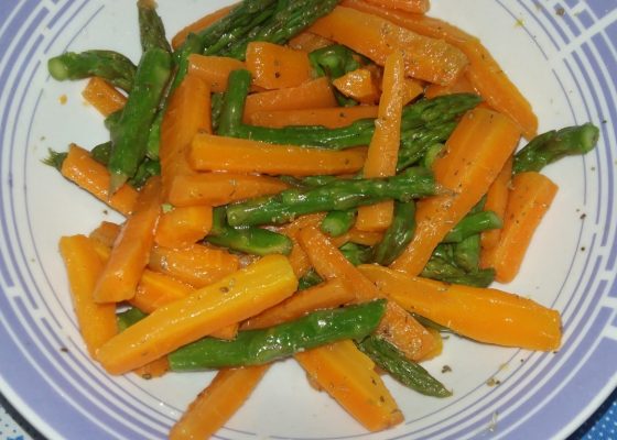 Insalata di asparagi e carote