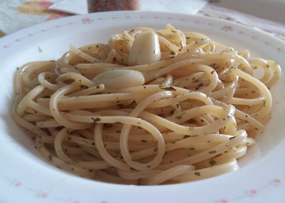 Spaghetti aglio olio e peperoncino