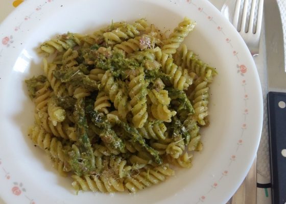 Fusilli con asparagi e pancetta