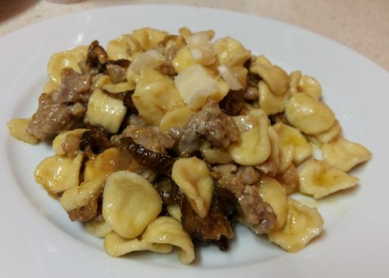 Orecchiette salsicce e zucchine alla scapece