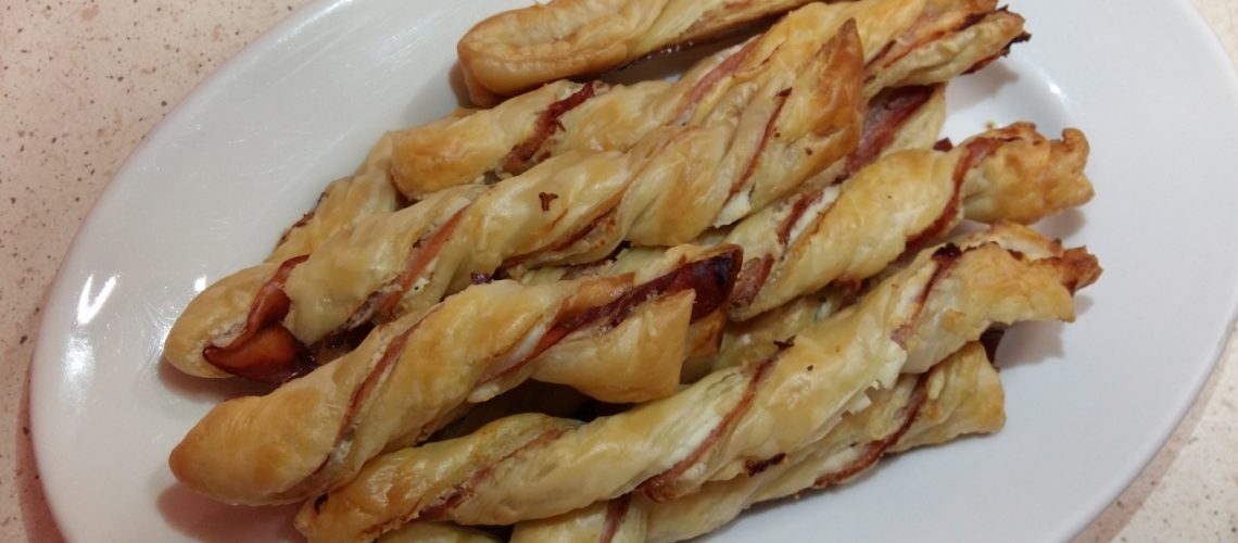 Torciglioni di sfoglia con philadelphia e speck