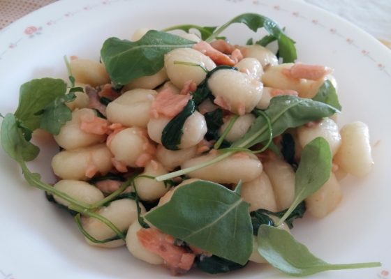 Gnocchi rucola e salmone affumicato