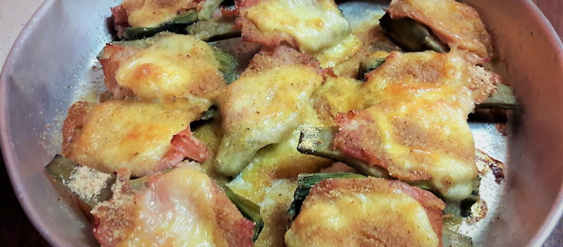 Carciofi gratinati con provola e prosciutto