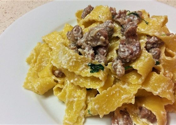 Pappardelle ricce ricotta e salsiccia