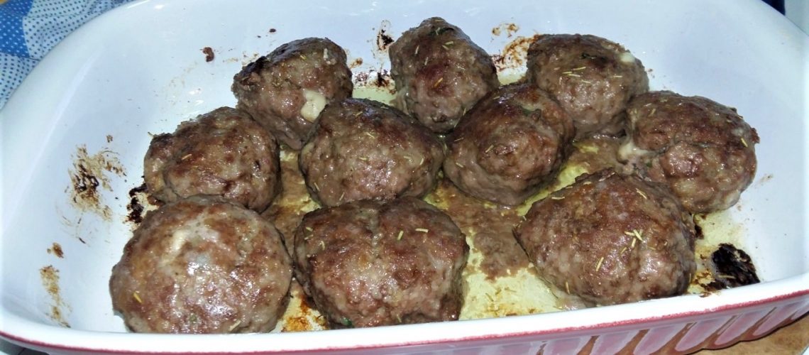 Polpette con provola e rosmarino al forno