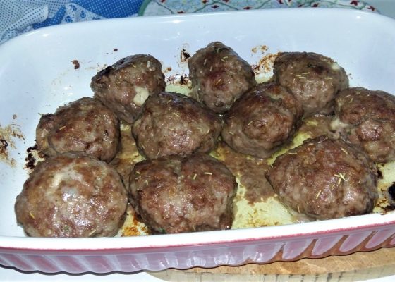 Polpette con provola e rosmarino al forno