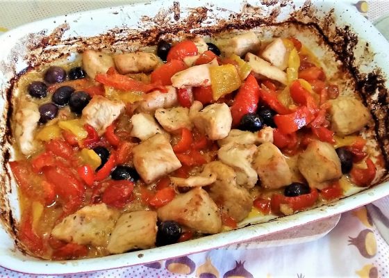 Bocconcini di pollo con peperoni al forno