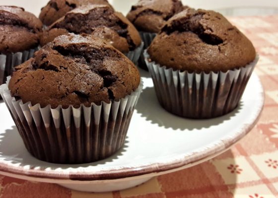 Muffins al cacao con gocce di cioccolato